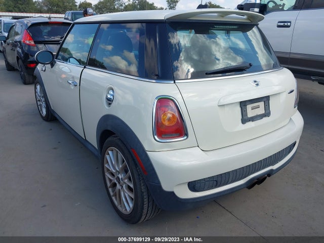 2010 MINI COOPER HARDTOP WMWMF9C56ATF97599 Photo 2