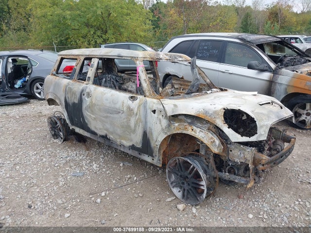 2008 MINI COOPER S CLUBMAN WMWMM33518TP72030 Photo 0