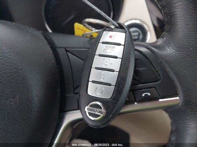 JN8AT2MT1HW403316 Nissan Rogue Sl