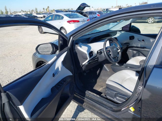 Toyota Prius Two 2016 JTDKBRFU7G3020174 Image 5