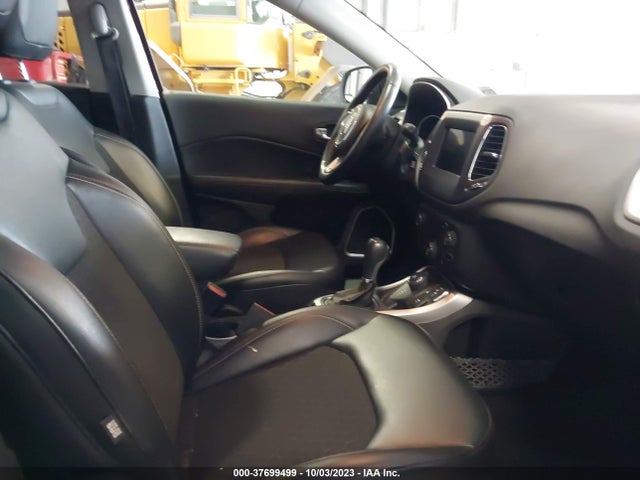 3C4NJDBB8MT598940 Jeep Compass Latitude