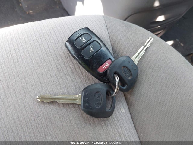 KIA SEDONA LX 2014 KNDMG4C7XE6549027 Image 3