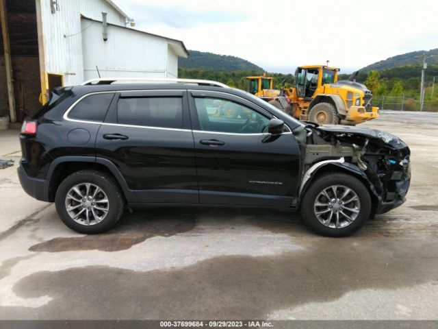 1C4PJMLN8KD158642 Jeep Cherokee Latitude Plus