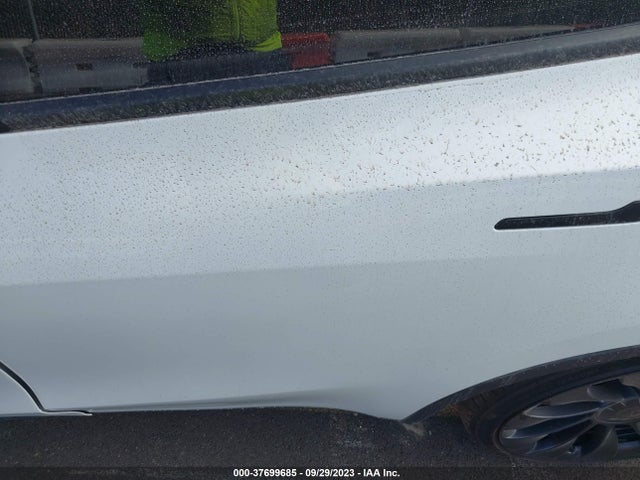 Tesla Model Y Performance 2022 7SAYGDEF2NF457519 Image 8