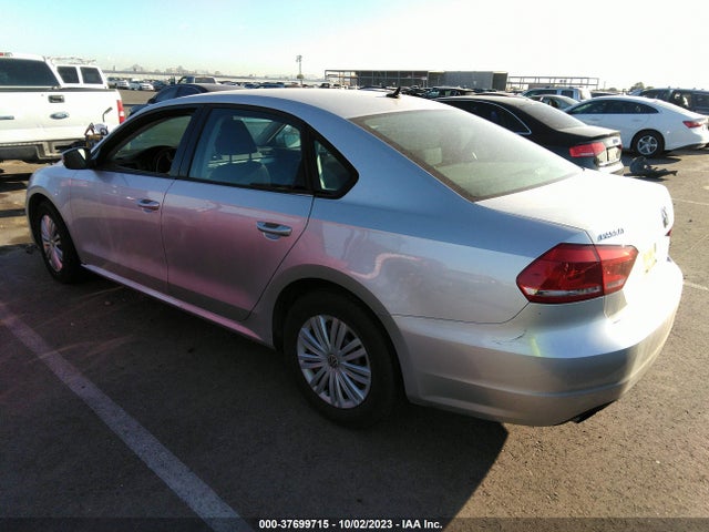 1VWAS7A35FC067858 Volkswagen Passat 1.8t S