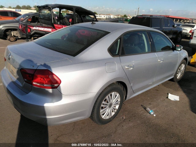 1VWAS7A35FC067858 Volkswagen Passat 1.8t S