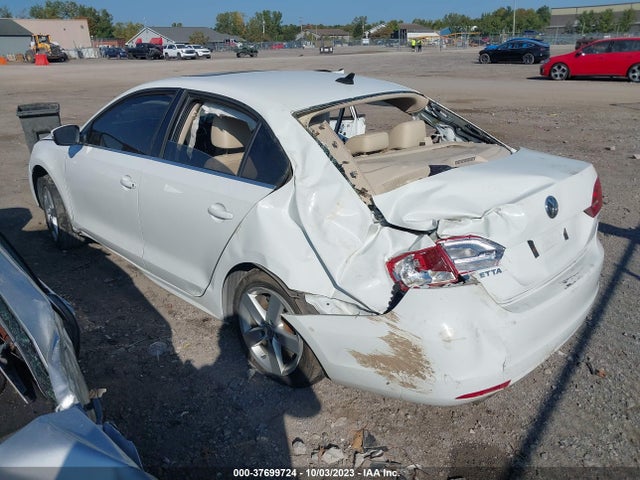 3VWLL7AJ3EM424102 Volkswagen Jetta Sedan Tdi W/premium
