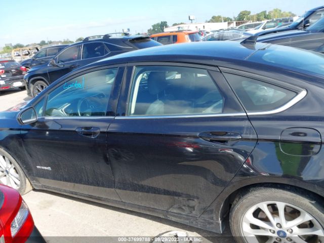 3FA6P0LU3KR240088 Ford Fusion Hybrid Se