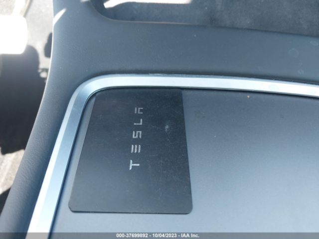 7SAYGDEF7PF692436 Tesla Model Y Performance