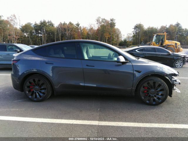 7SAYGDEF7PF692436 Tesla Model Y Performance