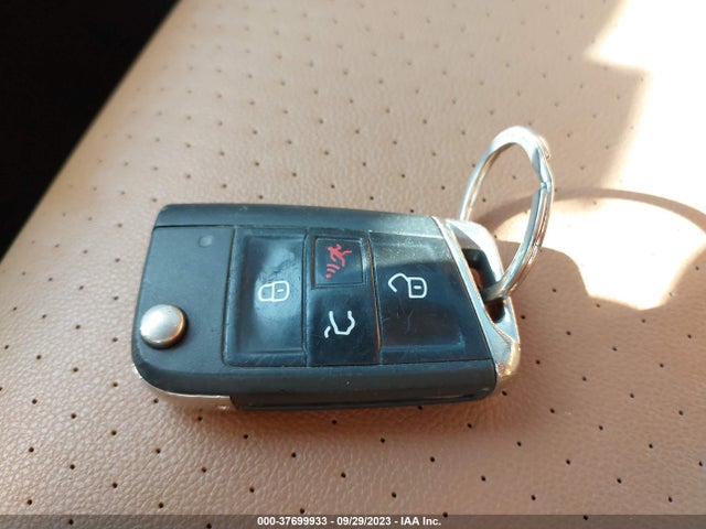 3VV2B7AX0JM186291 Volkswagen Tiguan Sel/se