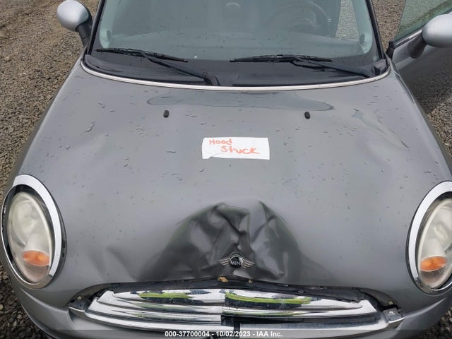 2010 MINI COOPER CLUBMAN WMWML3C54ATX51875 Photo 9