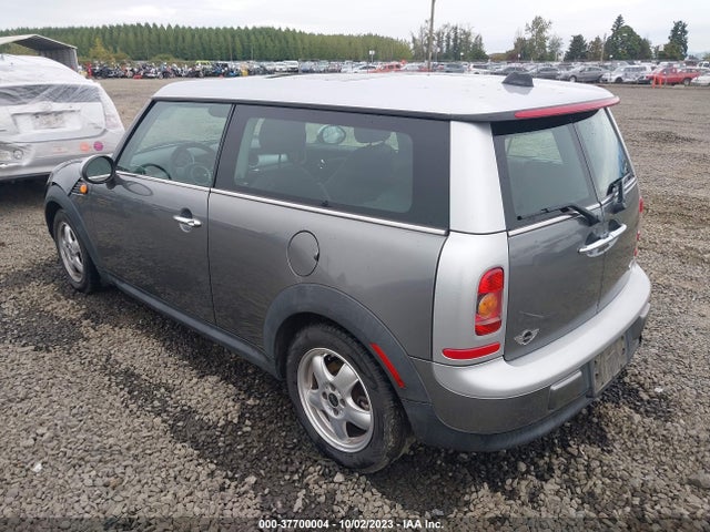 2010 MINI COOPER CLUBMAN WMWML3C54ATX51875 Photo 2