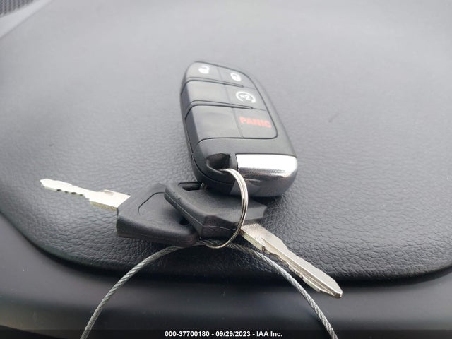 Jeep Renegade Latitude 2019 ZACNJABB0KPK65745 Image 11