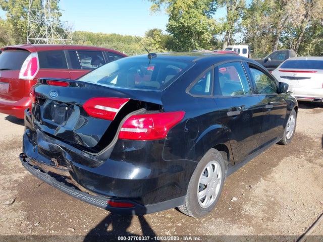 Ford FOCUS S 2017 1FADP3E22HL222175 Image 4