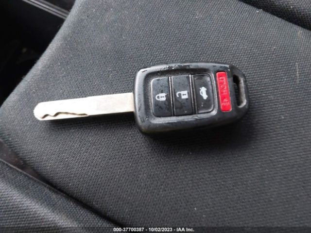 19XFC2F6XKE205201 Honda Civic Sedan Lx