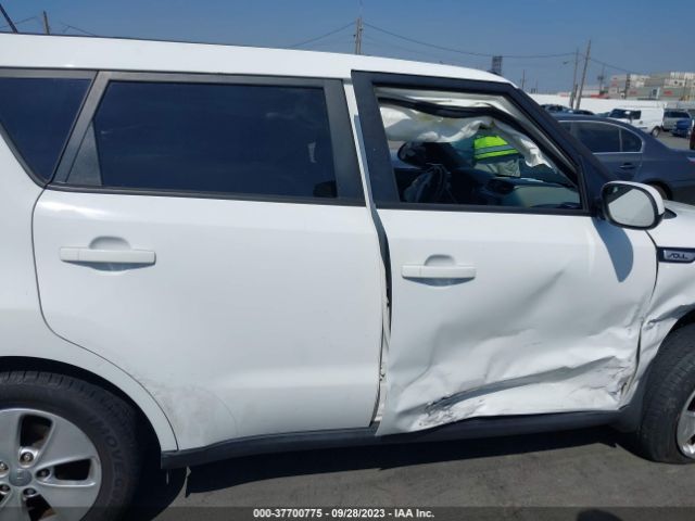 KNDJN2A29F7133843 KIA Soul Base
