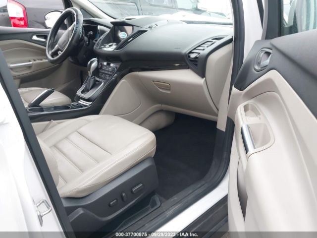 1FADP5FU3HL109914 Ford C-max Energi Titanium