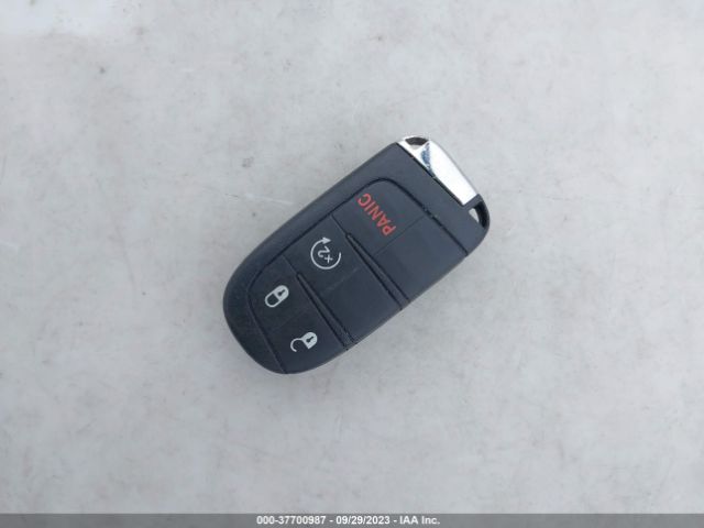3C4NJDBB5JT433634 Jeep Compass Altitude