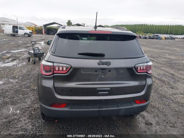 3C4NJDBB5JT433634 Jeep Compass Altitude
