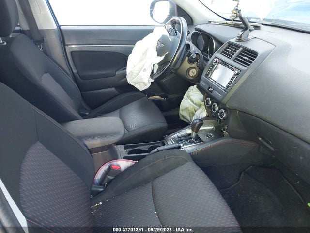 JA4AR3AU5JU011433 Mitsubishi Outlander Sport 2.0