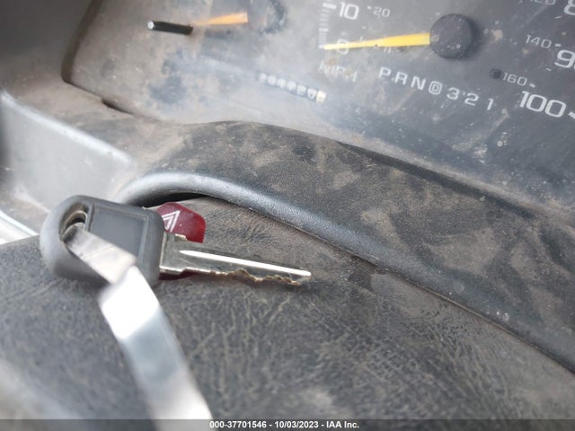 1998 CHEVROLET C/K 1500 VIN: 2GCEK19R2W1279391