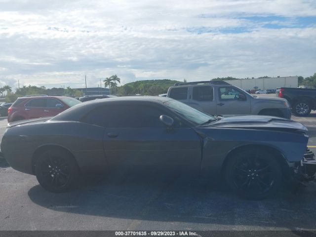 2C3CDZAG1JH143266 Dodge Challenger Sxt