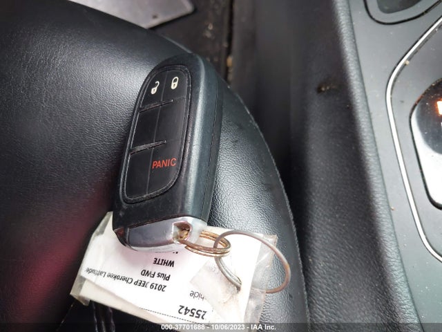 1C4PJLLB8KD404220 Jeep Cherokee Latitude Plus