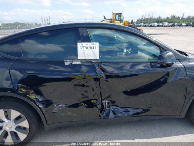 7SAYGDEE4NF320105 Tesla Model Y Long Range Dual Motor All-wheel Drive