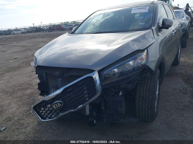 2019 KIA SORENTO 3.3L LX VIN: 5XYPG4A53KG487736
