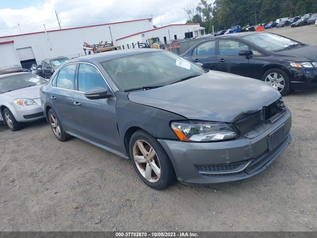 2012 VOLKSWAGEN PASSAT SE W/SUNROOF & NAV PZEV VIN: 1VWBP7A3XCC008371