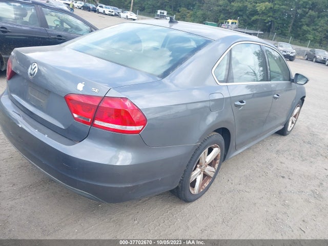 2012 VOLKSWAGEN PASSAT SE W/SUNROOF & NAV PZEV VIN: 1VWBP7A3XCC008371