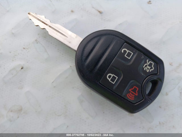 2010 FORD ESCAPE XLS VIN: 1FMCU0C75AKB08447