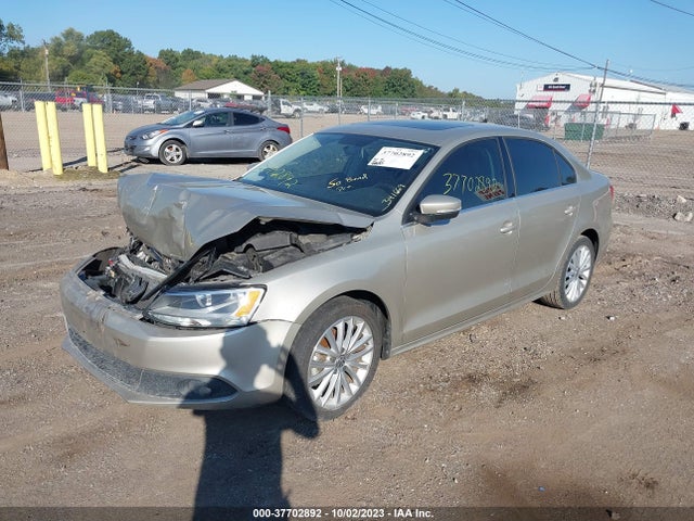3VWL07AJ1EM259109 Volkswagen Jetta Sedan Sel