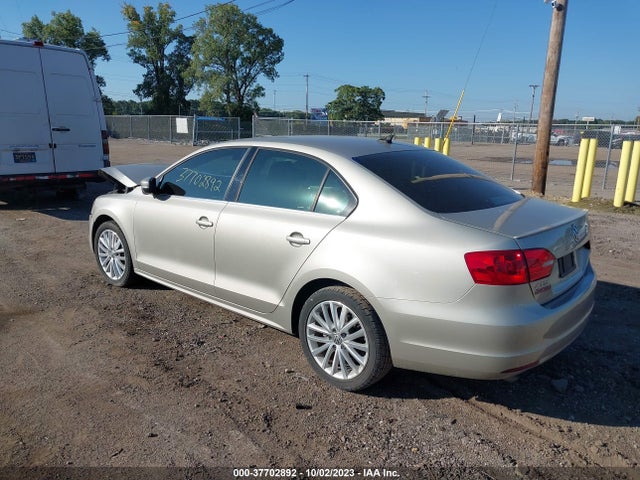 3VWL07AJ1EM259109 Volkswagen Jetta Sedan Sel
