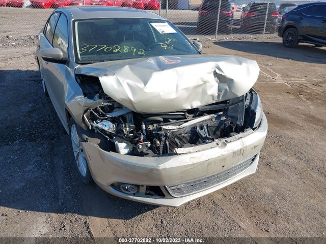 3VWL07AJ1EM259109 Volkswagen Jetta Sedan Sel