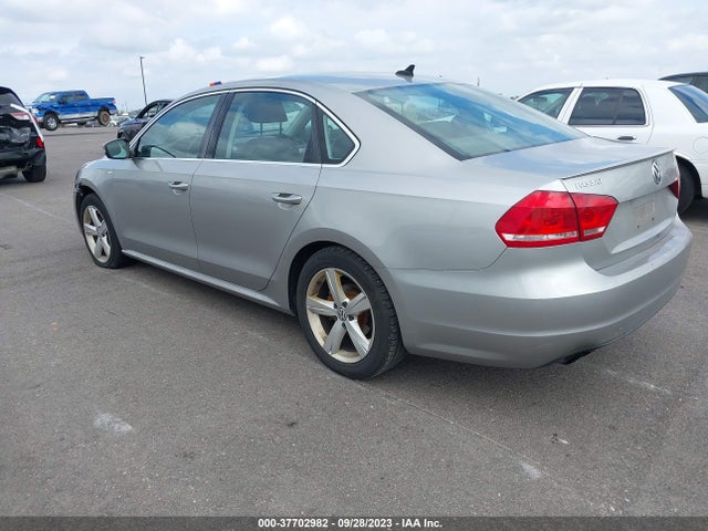 1VWAS7A38EC055444 Volkswagen Passat Wolfsburg Ed