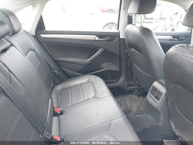 1VWAS7A38EC055444 Volkswagen Passat Wolfsburg Ed