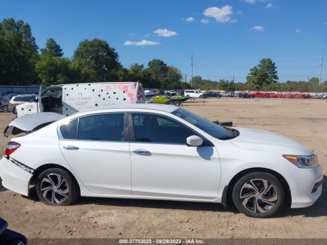 1HGCR2F45GA112663 Honda Accord Sedan Lx