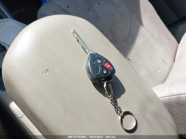 2008 TOYOTA RAV4 VIN: JTMBD33V885177724