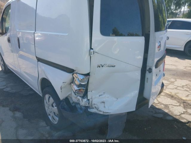 3N6CM0KN4FK690392 Nissan Nv200 S