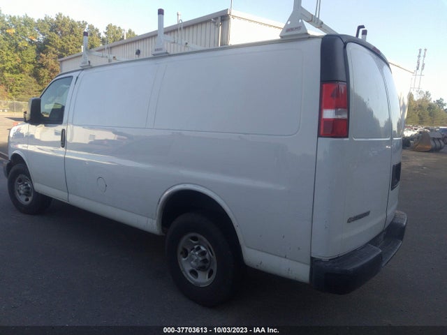 Chevrolet EXPRESS CARGO VAN 2017 1GCWGAFF3H1345309 Image 3