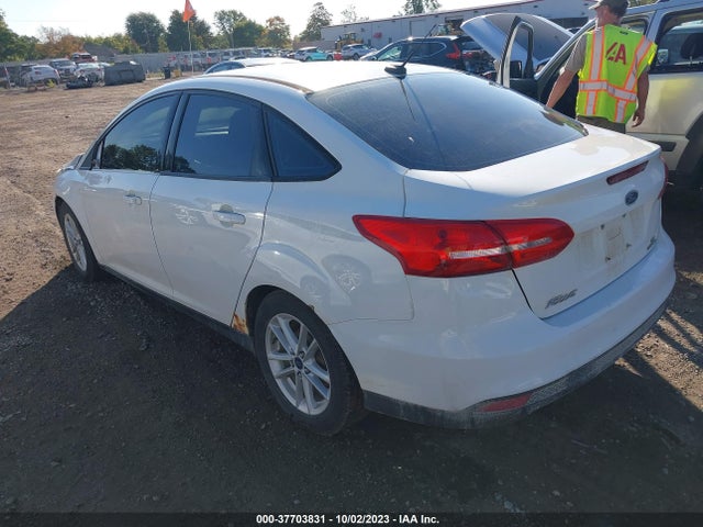 2015 FORD FOCUS SE VIN: 1FADP3F27FL254891