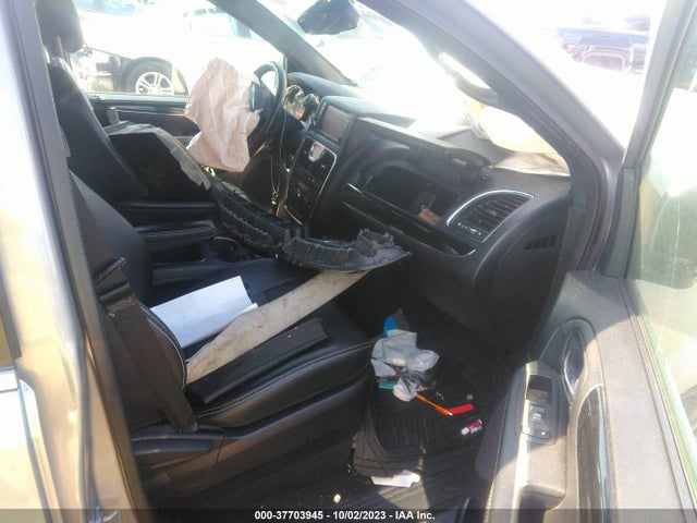 2C4RC1HG1ER464742 Chrysler Town & Country S