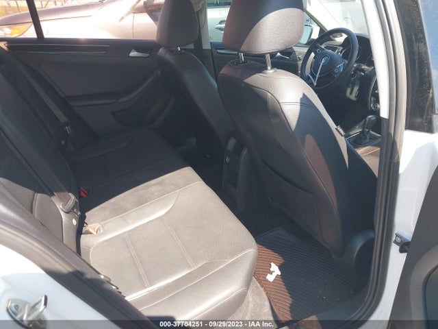 3VWLA7AJ2FM261403 Volkswagen Jetta Sedan 2.0l Tdi Sel