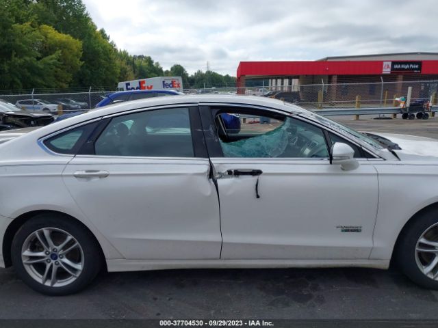 3FA6P0SU7GR275970 Ford Fusion Energi Titanium
