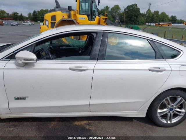 3FA6P0SU7GR275970 Ford Fusion Energi Titanium