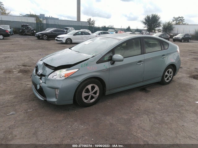 Toyota Prius Four 2015 JTDKN3DU9F1992439 Image 2