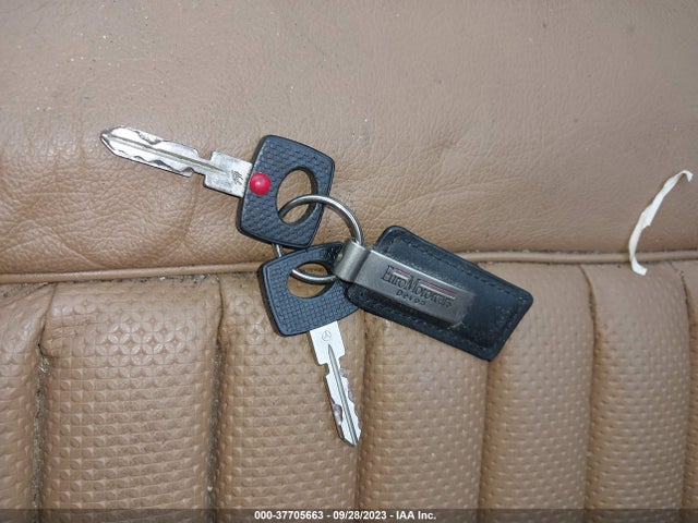 1985 MERCEDES-BENZ 300 SD VIN: WDBCB20D3FA174443