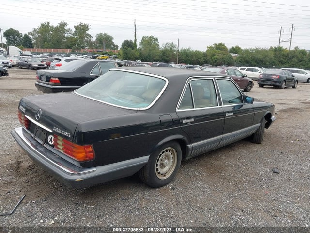 1985 MERCEDES-BENZ 300 SD VIN: WDBCB20D3FA174443